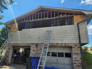 Siding handyman